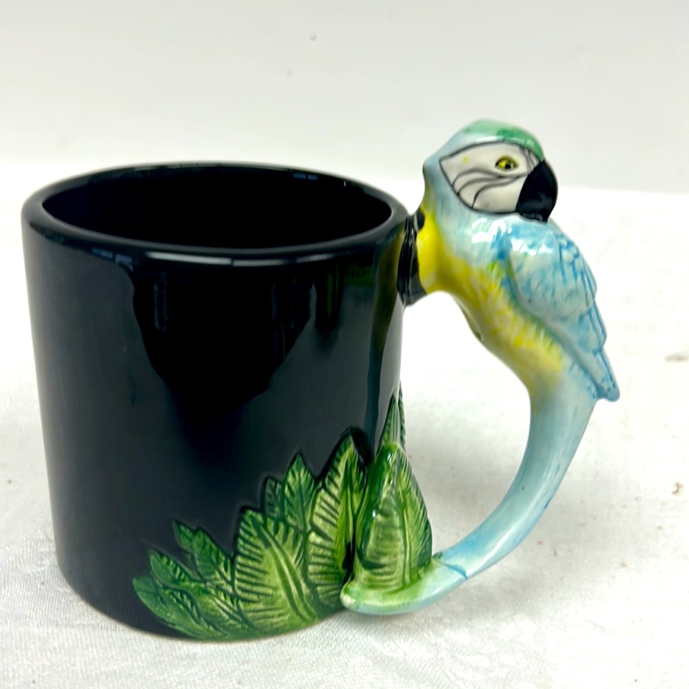 Vintage /retro 1991 ceramic mug by “Bergschrund Seattle” with 3D parrot